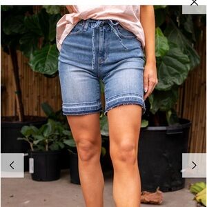 Judy blue shorts size large